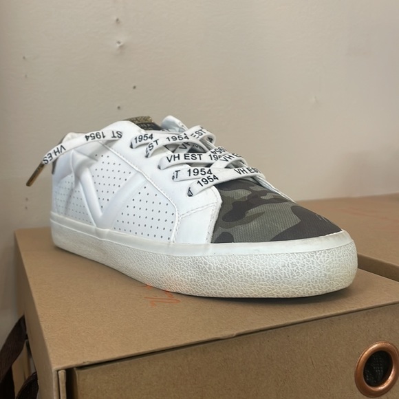 Vintage Havana Kiki Sneaker. New w tags, never worn. - Picture 3 of 4